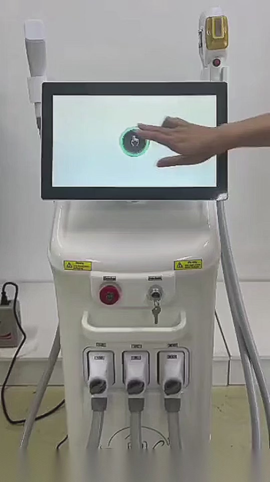 Demo of 3-in-1 laser device combining diode, YAG, and IPL technologies for advanced aesthetic treatments